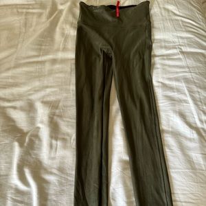 Spans Faux Leather Leggings